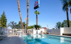 Motel 6 Bakersfield, CA - South