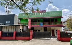 Hotel O Balikpapan near Taman Beruang Madu formerly Palm Cafe Inn