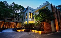 Cozylife Hotel Westlake