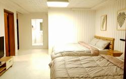 [Hongdae] Grand suite(2Rooms & 2Bathrooms) #D