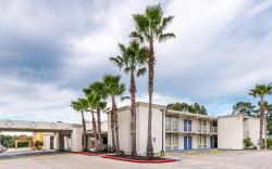 Motel 6 Cleveland, TX