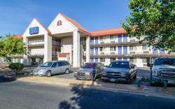Studio 6  Fresno, CA - Extended Stay