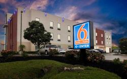 Motel 6 Texas City, TX - I-45 South