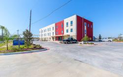 Motel 6 Texas City, TX - I-45 South