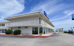 Motel 6 Galveston, TX