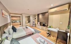 Very Central Newly Renovated 2BR 100m to Nana BTS