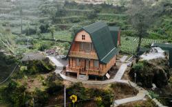 Sikunir Pondok Cabin By Travelink