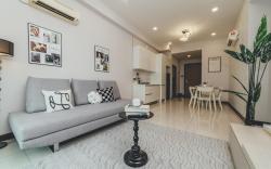 Paragon Residence The Modish 3BR7pax Balcony