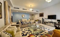 Stylish 1BR in Executive Tower