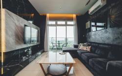 Twin Galaxy Jet Black 3BR6pax Balcony nr KSL