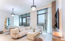 Elite LUX Holiday Homes - Dubai Creek Oasis: 2BR Luxe w/ Burj View