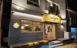2025 Renovated- Hotel Marguerite