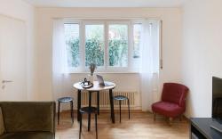 2BDR Charming Apt - City Center
