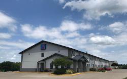 Motel 6 Marshalltown, IA