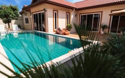 Queen Massarossa Pool Villa Pattaya-25