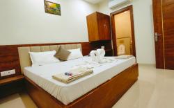 Hotel Babylon Elegance near krishna janam bhoomi