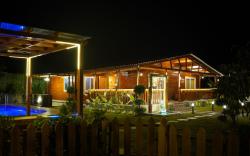 La Cabana, The Wooden Cottage with Private Pool