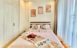 Full Amenities, Central Location Next To Marriott