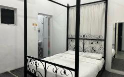  Warm Stay No.10 (Couple Room with Bathroom 2 pax)