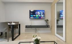 Spacious 1 bedroom w/ Balcony netflix 100mbps 