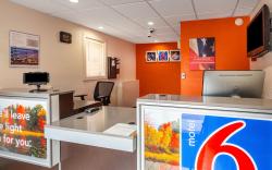 Motel 6 Huntington, WV