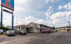 Studio 6  San Antonio, TX - Fort Sam Houston Area