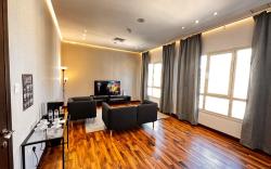 Cozy One-Bedroom Elegant Apartment in Salmiya 11