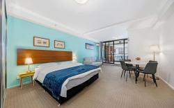 MetaWiseBnB 1Bed Next to ICC  Chinatown 23