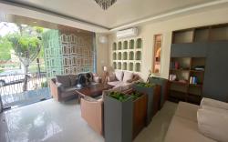 OYO 833552 The Tulip Prime Stays