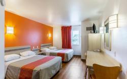 Motel 6 Baraboo, WI - Lake Delton