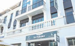 Le Palmier Đuc Hoa Hotel