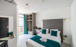 Hotel Avaton - Deluxe bedroom with private Balcony