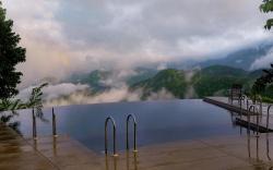 Haze and Kites Munnar