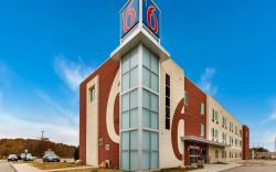 Motel 6 Poplar Bluff, MO