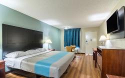 Motel 6 Kenly, NC