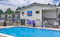 Motel 6 Longview, TX