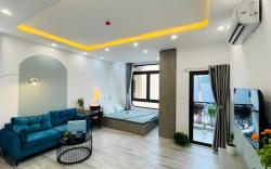 Studio ban công đầy nắng