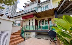 Cozy Homestay in Karpal Singh
