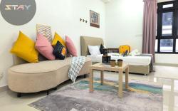 Meridin Sovo Couple Stylish Studio Netflix BySTAY