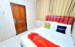 Urbanview Hotel Mawar Sharon near Alun Alun Batu