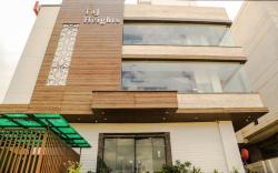 Hotel Taj Heights