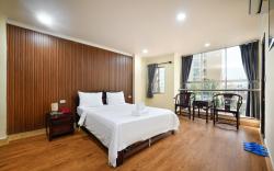 Rainbow Airport Hotel - Free Airport Pick Up And Drop Off