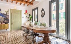 Dog Admiral - Urban Guest House