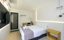 Loft82#Queen bed with bathroom#4