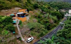 Barney's Pointe Beach House 