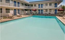 Motel 6 Lenexa, KS - Kansas City Southwest