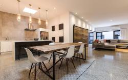 Designer, 4 Bd Converted Loft | Minutes to SkyCity