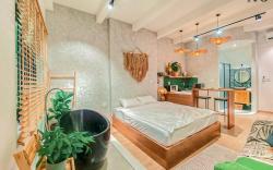 H"Home: Home in the heart of district 1