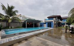 Villa 6 phòng ngủ, 9 phòng tắm, hồ bơi lớn