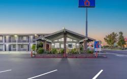 Motel 6 Willows, CA